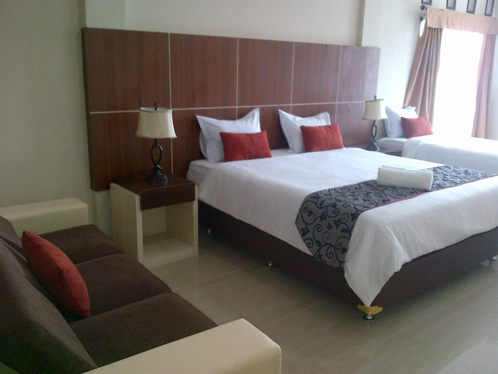 Santa Monica Hotel And Convention Ciherangsating Pokój zdjęcie