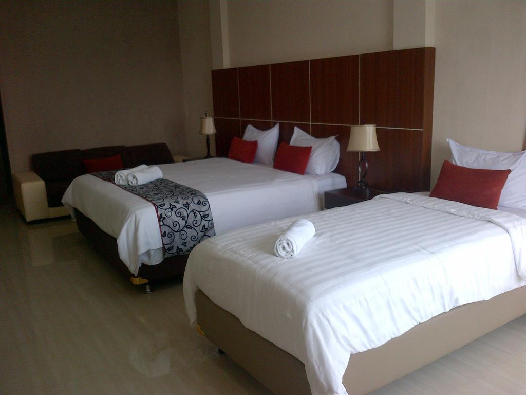 Santa Monica Hotel And Convention Ciherangsating Pokój zdjęcie