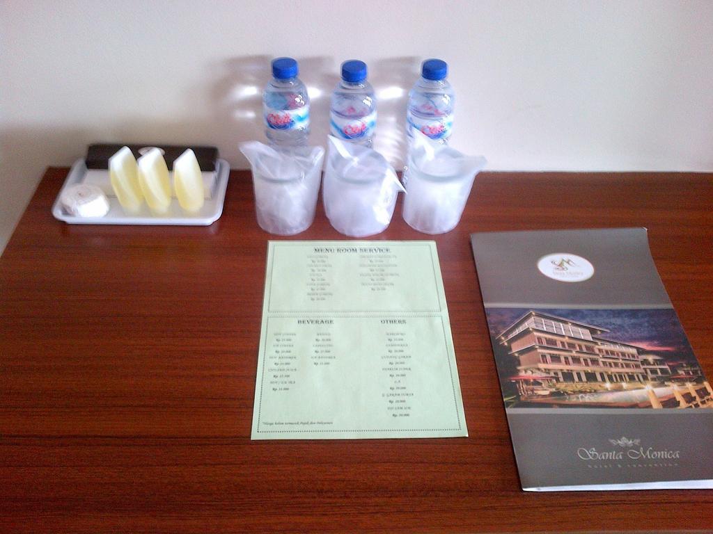 Santa Monica Hotel And Convention Ciherangsating Pokój zdjęcie